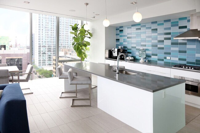 Foto del edificio - 3816 N Pine Grove Ave