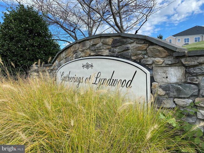 Foto del edificio - 6150 Shadywood Rd