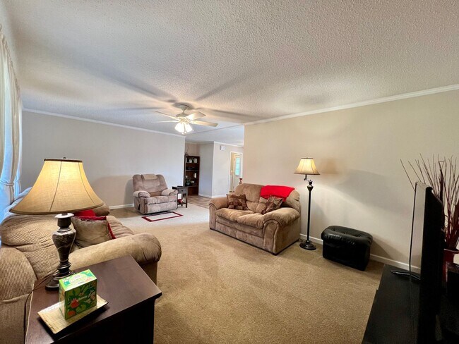 Building Photo - Fully Furnished and Utilities Included!