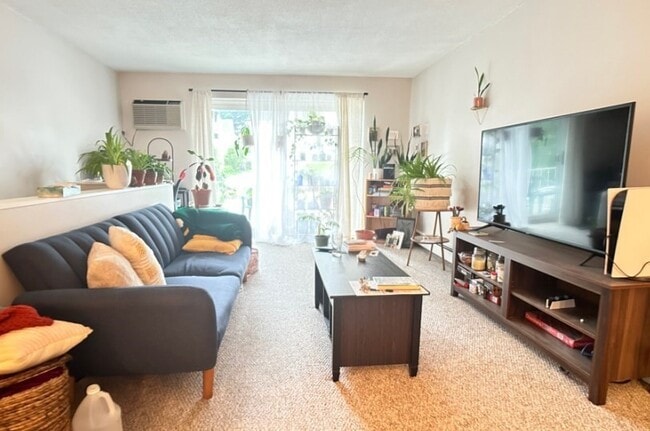 Photo - 73 Charlesbank Rd Apartment