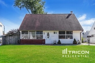 Building Photo - 2830 Nightingale Rd