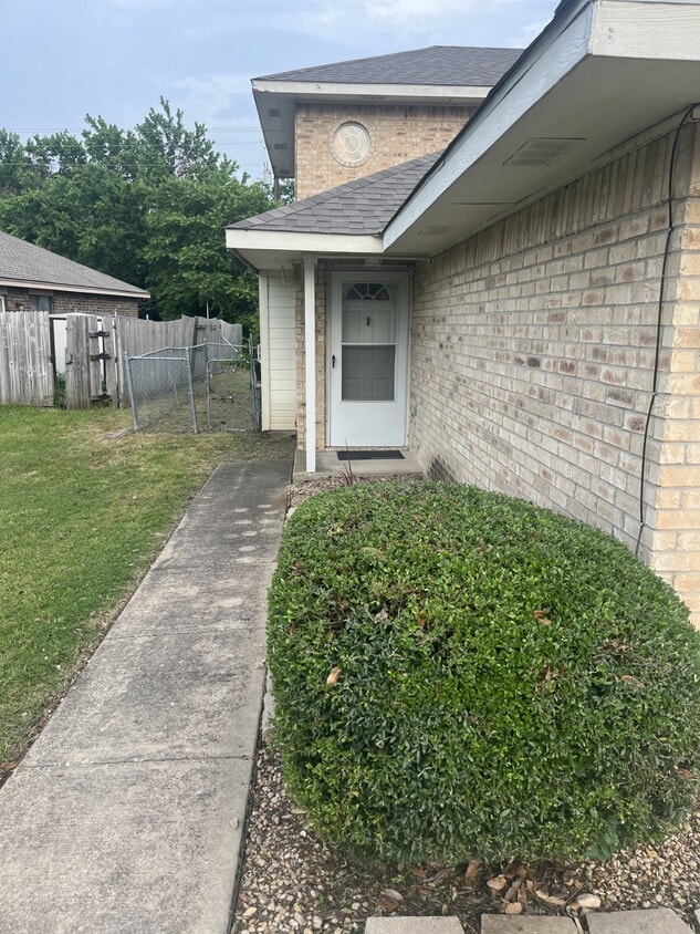 Front of home - 2760 Sunset Strip Dr