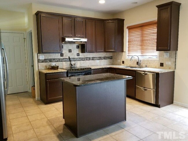 Building Photo - 118 Timber Hitch Rd