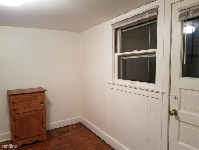 Building Photo - 1 br, 1 bath Apartment - 1531R N. Jackson St