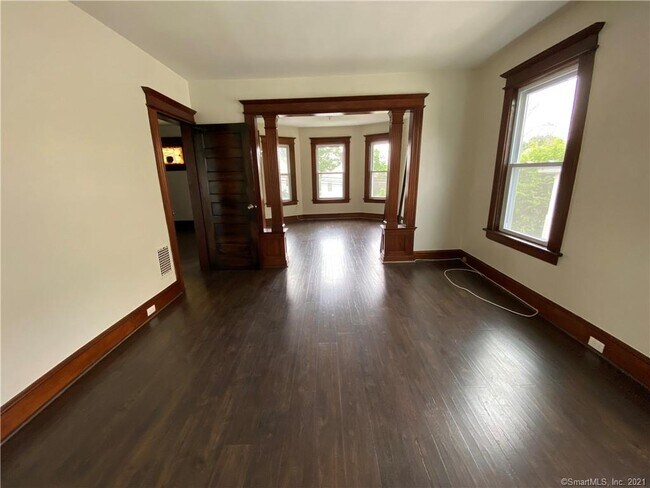 Building Photo - 1471 North Ave