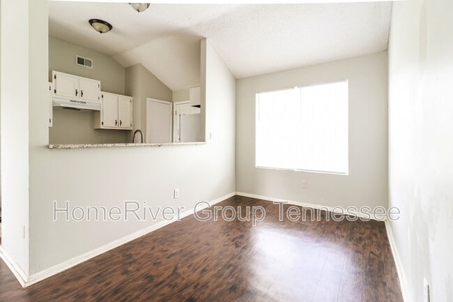 Building Photo - 1441 Reata Pass