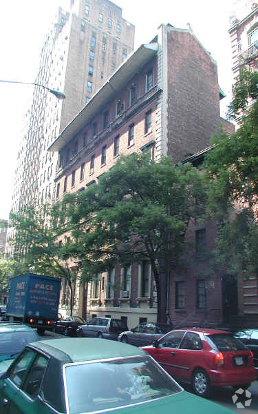 210 W 16th St - 210 West 16th Street