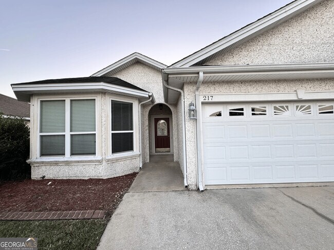 Foto del edificio - 217 Austin Ryan Dr