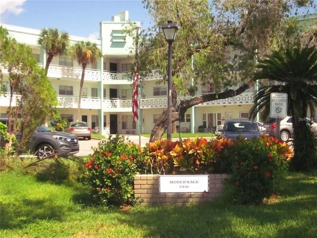 Foto del edificio - 2456 Ecuadorian Way