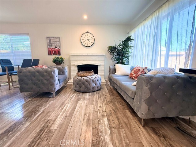 Foto principal - 14901 Waverly Ln