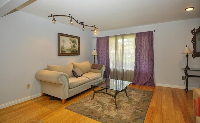 Building Photo - 2515 Via Esparto