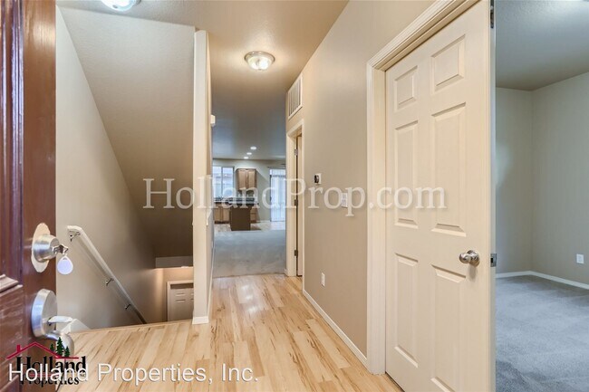Building Photo - 4 br, 2.5 bath House - 1479 NE Alexandria Pl