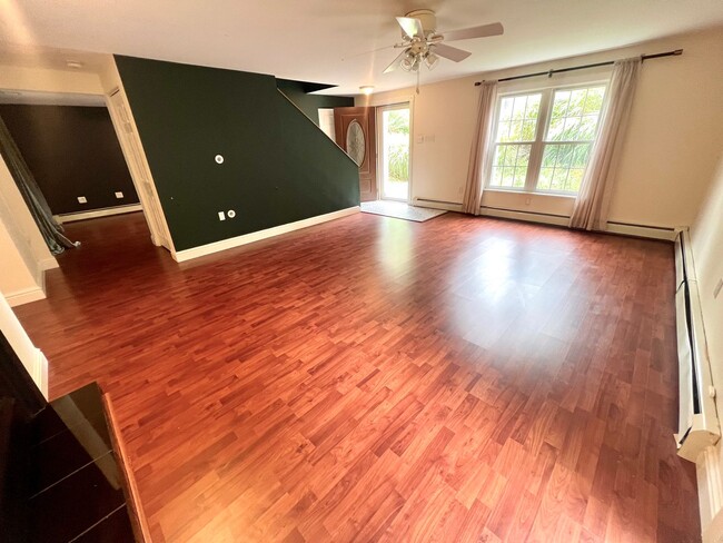 Building Photo - Pittsburgh - 3 Bedroom 1.5 Bathroom - Upda...