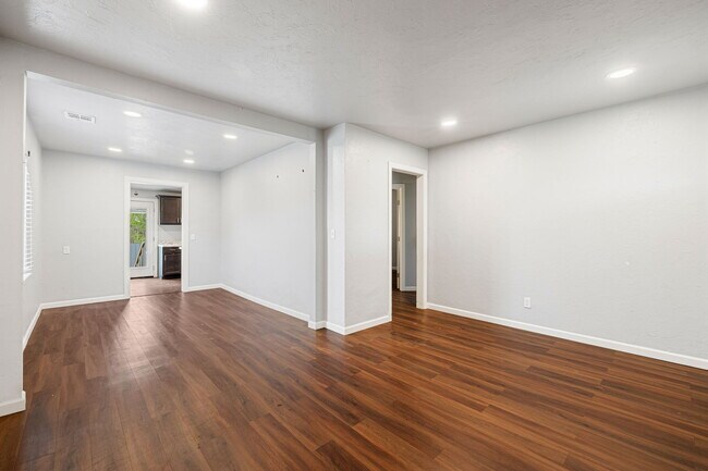 Foto del edificio - 4012 S Hudson Ave