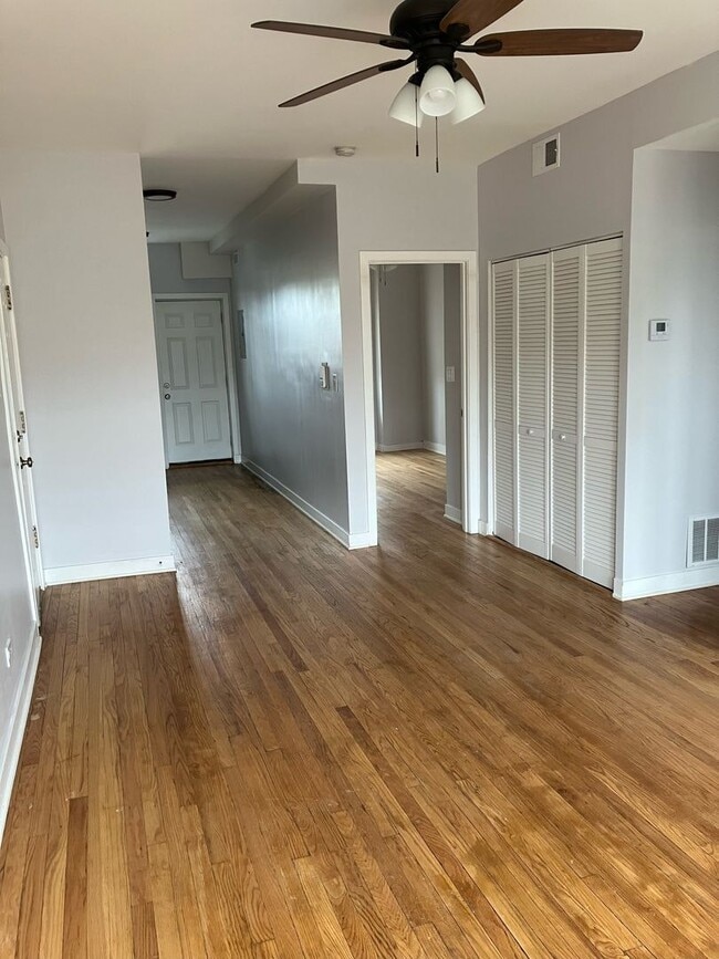 Foto del edificio - 4405 N Kimball Ave