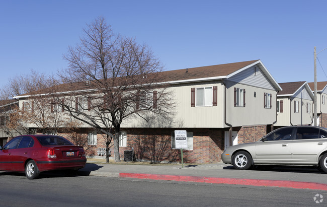 Building Photo - Old Farm Apartments