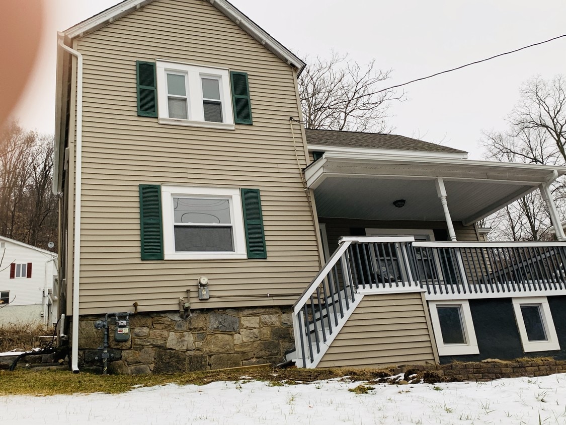 128 Mountain Ave, Highland Falls, NY 10928 House Rental in Highland