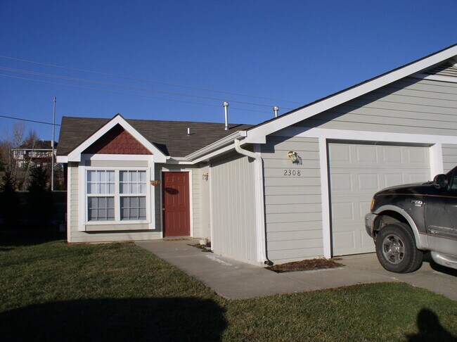 Building Photo - 4720 Ranch Ct
