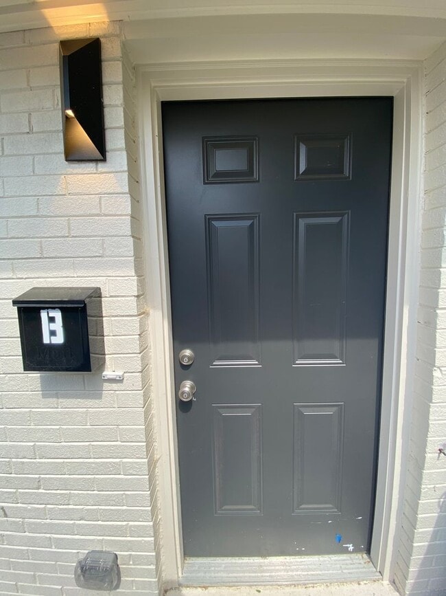 Photo - 2 bed 1 bath in quadplex. Walk to Meharry Medical College or Fisk. Renovated, off street parking.... Townhome