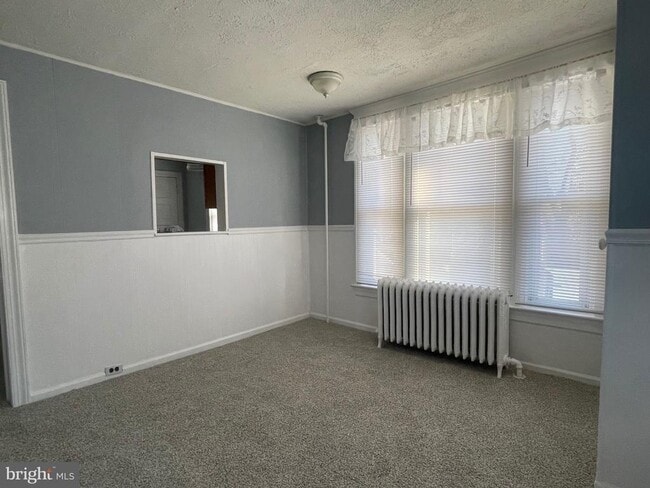 Building Photo - 6732 Maple Ave