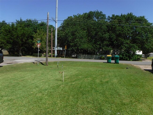 Foto del edificio - 849 Holly St