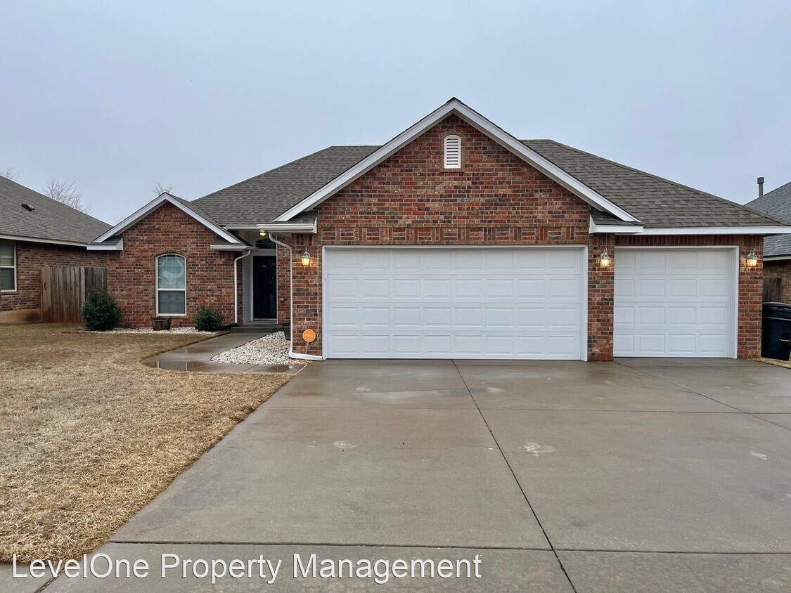 Foto principal - 3 br, 2 bath House - 1908 NE 31st Street