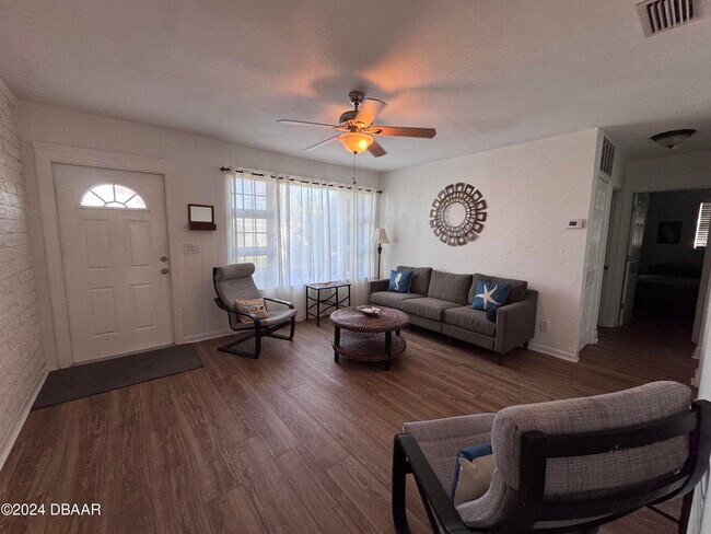 Foto del edificio - 24 Dolphin Ave