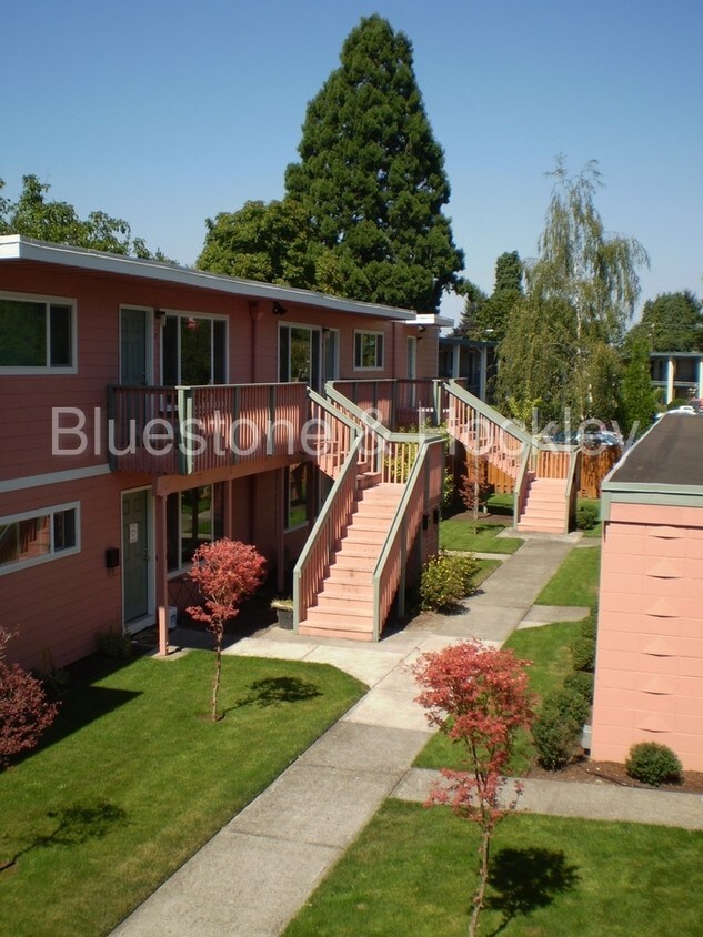 2959 SE Monroe St Unit 10, Milwaukie, OR 97222 Apartment for Rent in