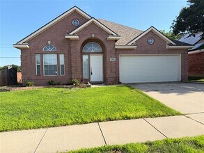Building Photo - 4916 Drexel Dr