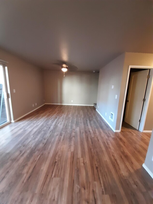 Foto principal - 2950 NE Nikki Ct