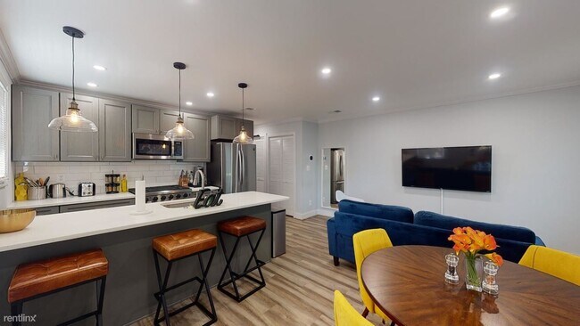 Building Photo - 35 E Reed Ave