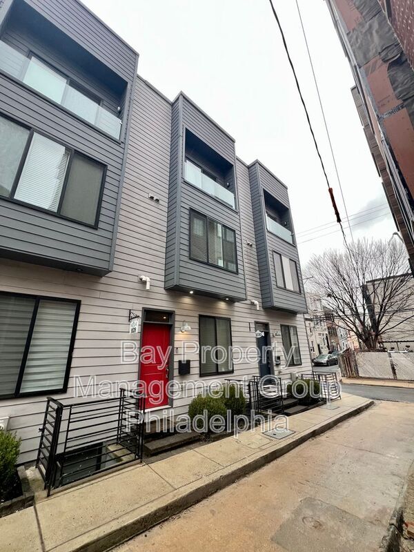 Building Photo - 1028 Hyde St