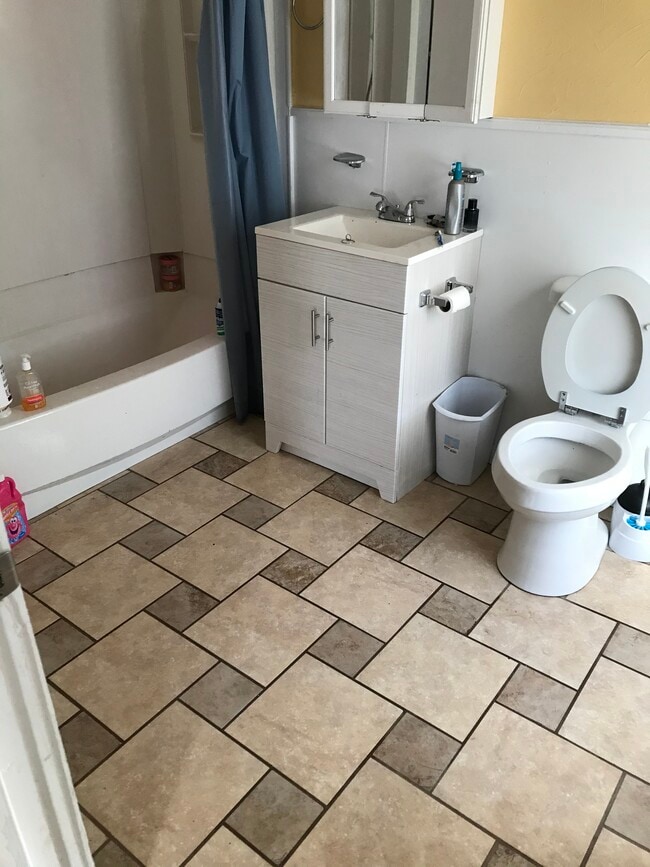 425 431 Main Street, New Braintree, MA 01531 Townhouse for Rent in New Braintree, MA