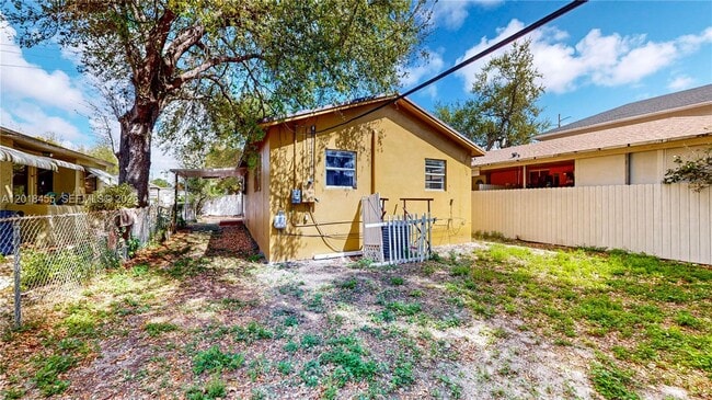 Foto del edificio - 2760 NW 58th St