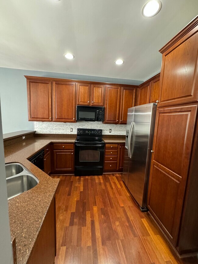 Building Photo - 119 Pine Walk Dr