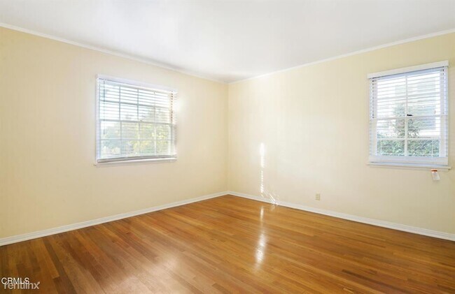 Foto del edificio - 3 br, 2 bath House - 2173 E Crary St