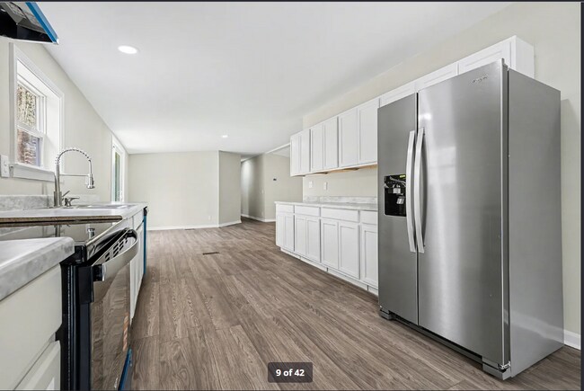 Foto del edificio - 5050 Park Creek Dr