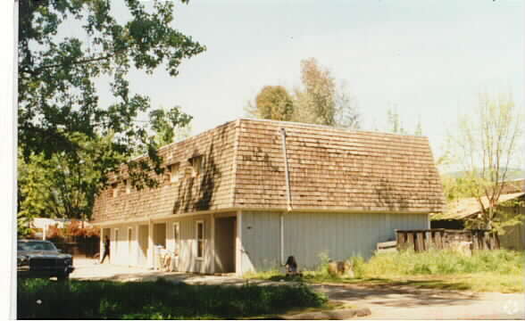 Primary Photo - 133 W Agua Caliente Rd