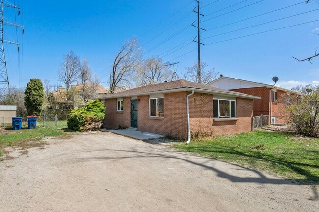 Building Photo - 1060 Saulsbury Street