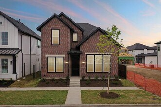 Building Photo - 14245 Saralee