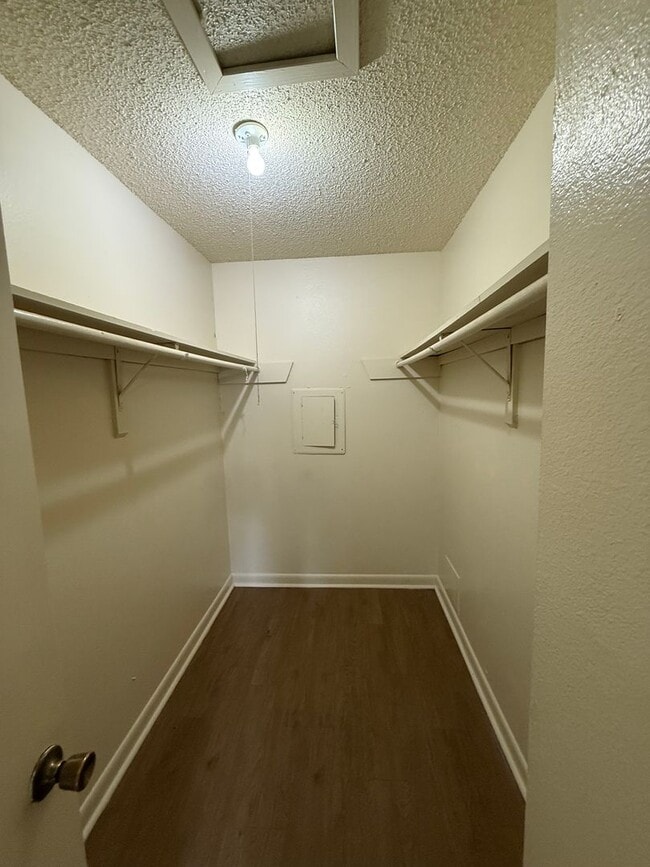 Building Photo - 9018 GSRI Ave