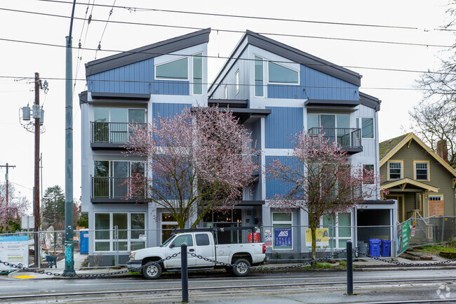 Building Photo - Kenton Townhomes