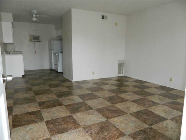 Building Photo - 1501 Kinney Ave