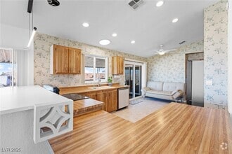 Building Photo - 566 Lake Michigan Ln