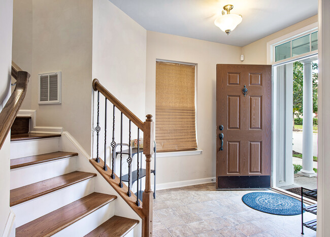 Foyer - 1911 Old Brick Rd