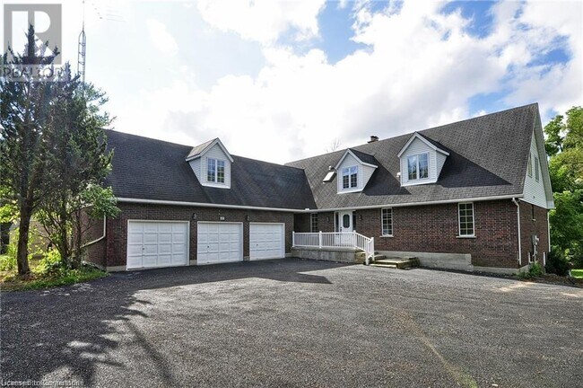 Building Photo - 685 Briardean Rd