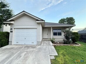 Building Photo - 3235 Blue Jay Dr