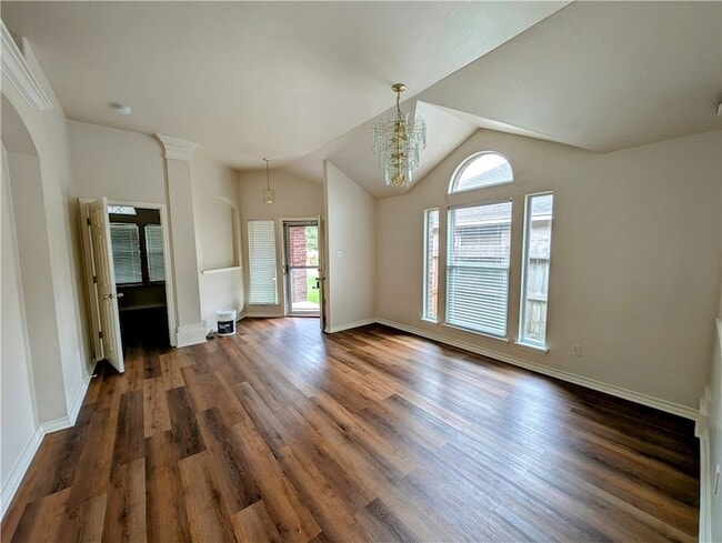 Building Photo - 3910 Gibraltar Dr