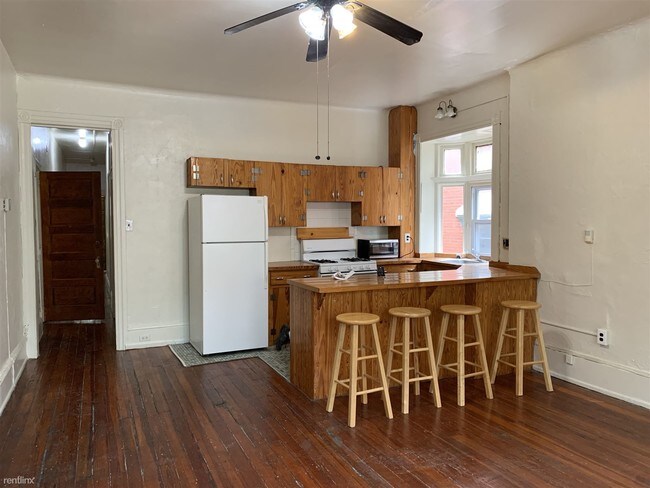 Building Photo - 3 br, 1 bath Apartment - 4610 Chester Avenue