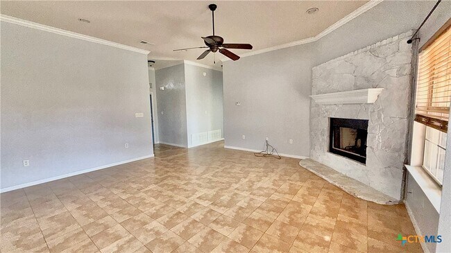 Building Photo - 2107 Gail Dr